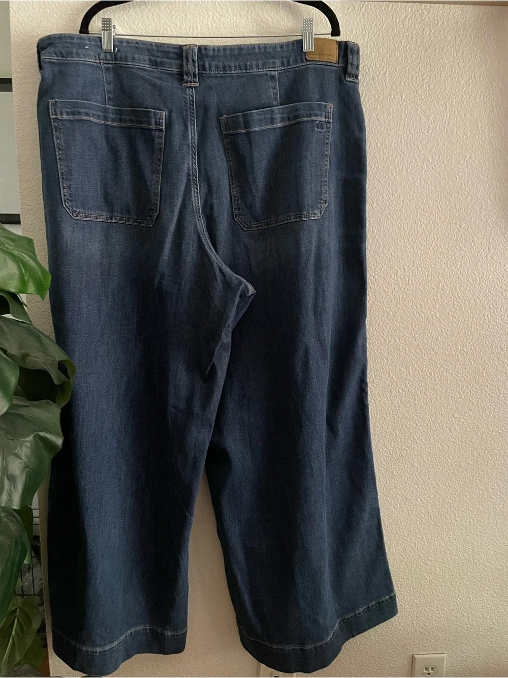 American Eagle Outfitters Women’s Dark Blue Bootcut Jeans